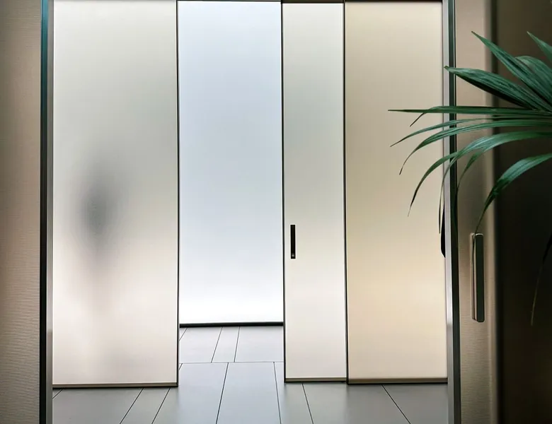 Portas de vidro com película jateada